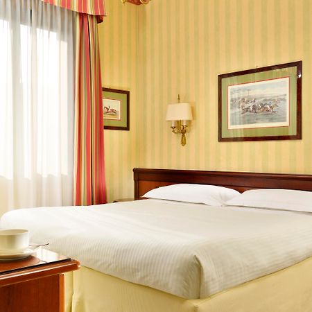 Unaway Hotel & Residence Linea Uno Milano ภายนอก รูปภาพ