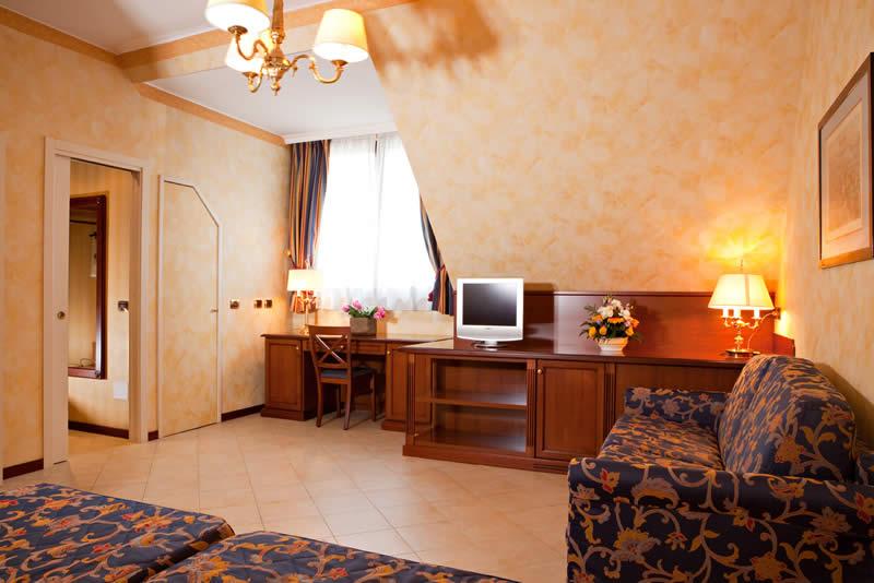 Unaway Hotel & Residence Linea Uno Milano ภายนอก รูปภาพ