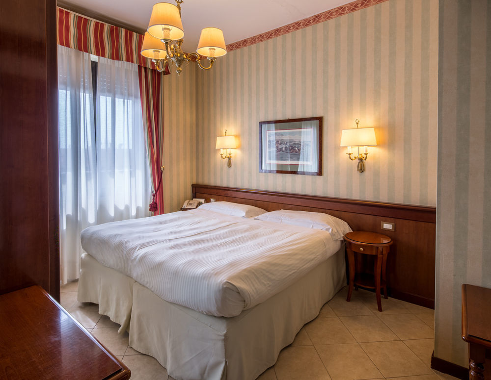 Unaway Hotel & Residence Linea Uno Milano ภายนอก รูปภาพ