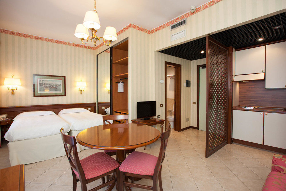 Unaway Hotel & Residence Linea Uno Milano ภายนอก รูปภาพ