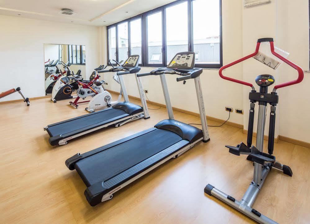 Unaway Hotel & Residence Linea Uno Milano ภายนอก รูปภาพ