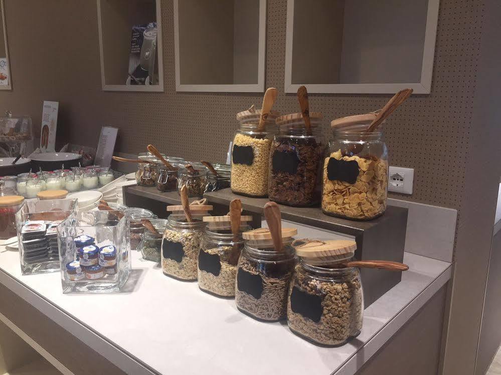 Unaway Hotel & Residence Linea Uno Milano ภายนอก รูปภาพ