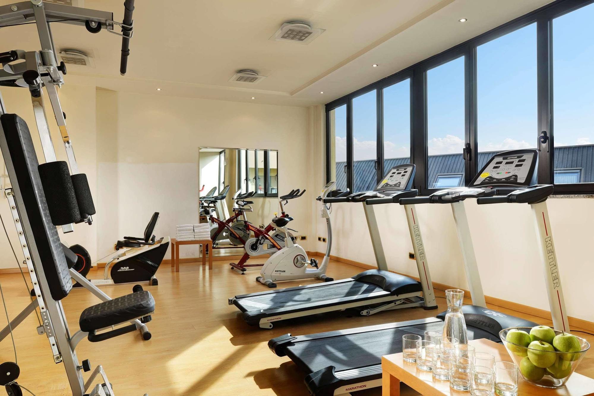 Unaway Hotel & Residence Linea Uno Milano ภายนอก รูปภาพ