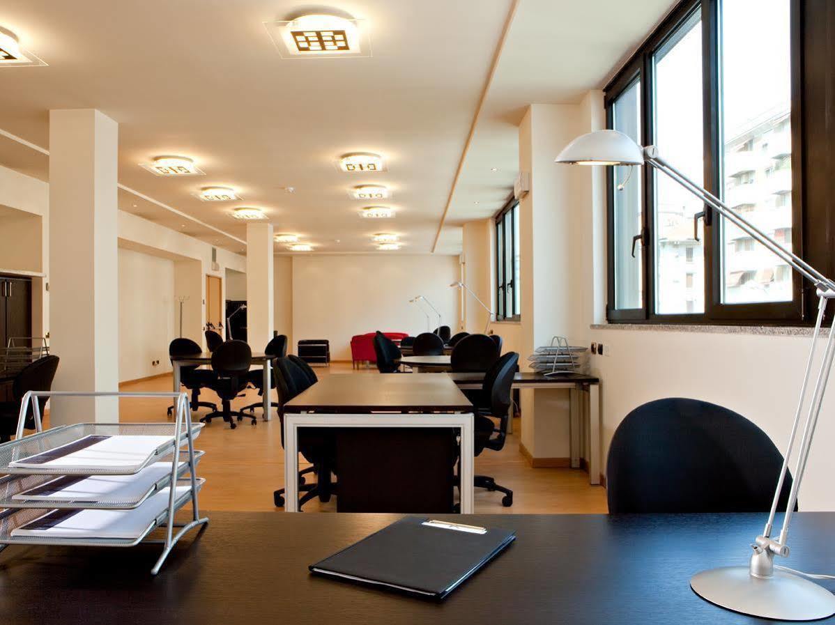 Unaway Hotel & Residence Linea Uno Milano ภายนอก รูปภาพ
