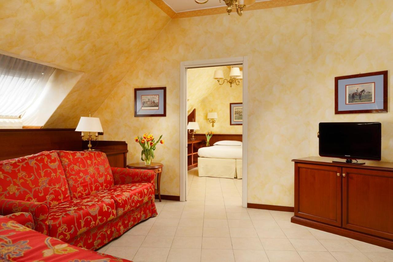 Unaway Hotel & Residence Linea Uno Milano ภายนอก รูปภาพ