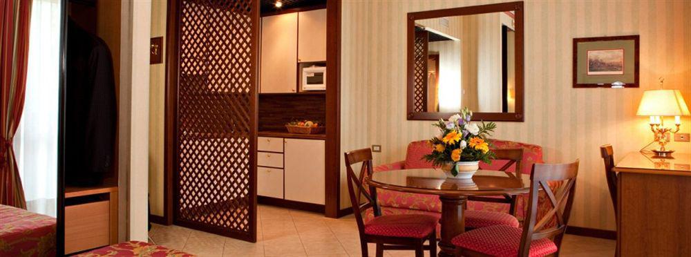 Unaway Hotel & Residence Linea Uno Milano ภายนอก รูปภาพ